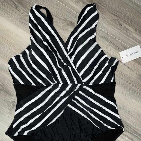 🌟 Stripe black & white one piece - Picture 2 of 5